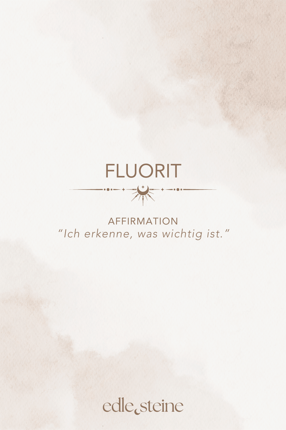**Geistige Freiheit • Neubeginn • Intuition** ### **Fluorit – Der Edelstein der Klarheit und Leichtigkeit** ### **💨🧠** **Ich erkenne, was wichtig ist – klar, leicht und frei.** Fluorit bringt Struktur in dein Gedankenchaos. Wie ein frischer Wind klärt er die innere Unruhe, ordnet das Durcheinander und schenkt dir geistige Klarheit. Wenn du dich überfordert fühlst oder zu viel auf einmal denkst, hilft er dir, Prioritäten zu setzen und die Dinge mit Leichtigkeit zu betrachten. Fluorit unterstützt dabei, Entscheidungen klarer zu treffen – mit Kopf, Herz und Humor. Gleichzeitig öffnet er den Blick für neue Perspektiven und stärkt deine Intuition. ✨ **Themen Fluorit** - **Mental:** Geistige Freiheit, Intuition, Überblick, Klarheit, Struktur, Ordnung, Konzentration, Humor, Leichtigkeit, Entschlossenheit, Perspektive erweitern, Gefühlsausdruck, Gefühle, Lebendigkeit, Neubeginn - **Körper:** Nervensystem, Gelenke, Schleimhäute, Zähne, Haut - **Chakra:** Drittes Auge, Solarplexus - **Planet:** Merkur - **Element:** Luft - **Sternzeichen:** Wassermann, Fische, Skorpion, Löwe, Stier, Zwillinge 🗿 **Mineralogische & historische Fakten:** Fluorit ist ein farblich vielfältiger Kristall, der in fast allen Regenbogenfarben vorkommt. Aufgrund seiner Klarheit wurde er früher zur Herstellung von Linsen verwendet – auch spirituell gilt er als „Brille der Seele“. In China und Ägypten wurde Fluorit zur Meditation und zur Reinigung des Geistes eingesetzt. Er wurde oft als Schutzstein gegen äußere Einflüsse getragen, insbesondere bei mentaler Überforderung. Sein Name stammt vom lateinischen *fluere* – „fließen“ – was sinnbildlich für seine reinigende und ordnende Wirkung steht. **Reflexionsfrage:** Was darf sich in mir neu ordnen, damit ich klarer sehe? **Affirmation:** Ich erkenne, was wichtig ist. **Meditation:** Lege den Fluorit auf dein Drittes Auge oder halte ihn sanft in deiner Hand. Atme tief ein und aus. Stell dir vor, wie ein Strom aus klarem Licht durch deinen Kopf fließt und alle Gedanken ordnet – freundlich, still und erfrischend. Lass den Raum in deinem Inneren weit werden, leicht und frei.