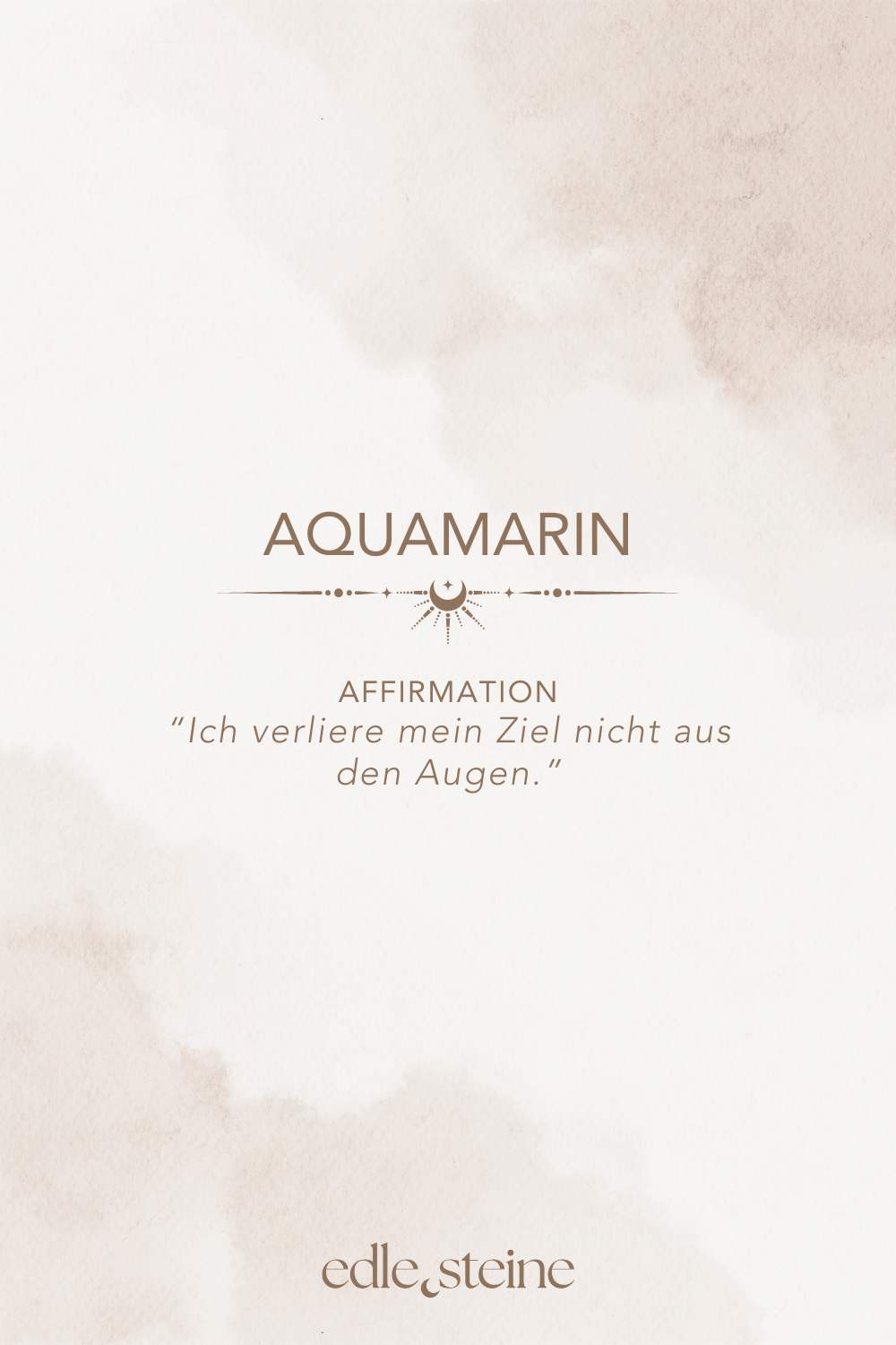 Aquamarin Ausdauer • Motivation • Gelassenheit **Ich verliere mein Ziel nicht aus den Augen.** Der Aquamarin trägt die Energie des Wassers in sich – klar, rein und erfrischend. Er schenkt dir innere Ruhe, Leichtigkeit und hilft dir, Stress abzubauen. Mit seiner sanften, aber zielgerichteten Kraft unterstützt er dich dabei, offene Zyklen zu beenden, neue Wege zu erkennen und dabei dein Ziel klar im Blick zu behalten. Als Stein des Selbstausdrucks fördert er Aufrichtigkeit und authentische Kommunikation. Er stärkt dein Vertrauen in dich selbst und deine Stimme, sodass du deine Gedanken klar, ehrlich und im Einklang mit deinem Herzen ausdrücken kannst. Ein idealer Begleiter, wenn du Motivation, Gelassenheit und emotionale Balance suchst. ✨ **Themen** - **Mental:** Projekte beenden, Ausdauer, Motivation, Anti-Stress, Leichtigkeit, Gelassenheit, emotionale Balance, Stimmungsausgleich, Selbstbewusstsein, neue Wege erkennen, Zielklarheit, Selbstausdruck, sachliche Kommunikation, Aufrichtigkeit - **Körper:** Asthma, Haut, Augen, Stimme, Schilddrüse, Hormonhaushalt - **Chakra:** Halschakra - **Planet:** Neptun - **Element:** Wasser - **Sternzeichen:** Widder, Zwillinge, Waage, Wassermann, Fische 🗿 **Mineralogische & historische Fakten** Der Aquamarin ist eine blaue Varietät des Minerals Beryll (*Be₃Al₂Si₆O₁₈*). Seine charakteristische Farbe – von zartem Himmelblau bis zu intensivem Meeresblau – entsteht durch Eisenionen in seiner Kristallstruktur. Der Name stammt aus dem Lateinischen *aqua marina* und bedeutet „Meerwasser“. Schon in der Antike galt der Aquamarin als Schutzstein der Seefahrer, der vor Stürmen und Seekrankheit bewahren sollte. Bis heute wird er als Symbol für Liebe, Treue und Harmonie geschätzt. Verwechslungen mit Topas sind häufig, doch sein hexagonaler Kristallaufbau und seine unverwechselbare Klarheit machen ihn einzigartig. 🌀 **Reflexionsfrage** *Welche Projekte möchte ich beenden – und welche Schritte fehlen mir noch dazu?* 🌀 **Affirmation** *Ich verliere mein Ziel nicht aus den Augen.* 🌀 **Meditation** Schließe die Augen und stelle dir vor, wie ein sanftes, hellblaues Licht dein Halschakra durchströmt. Mit jedem Atemzug wird deine Stimme klarer, deine Gedanken ruhiger und dein Vertrauen in dich selbst stärker. Spüre, wie Leichtigkeit in dich einzieht und du voller Klarheit in den Moment zurückkehrst.