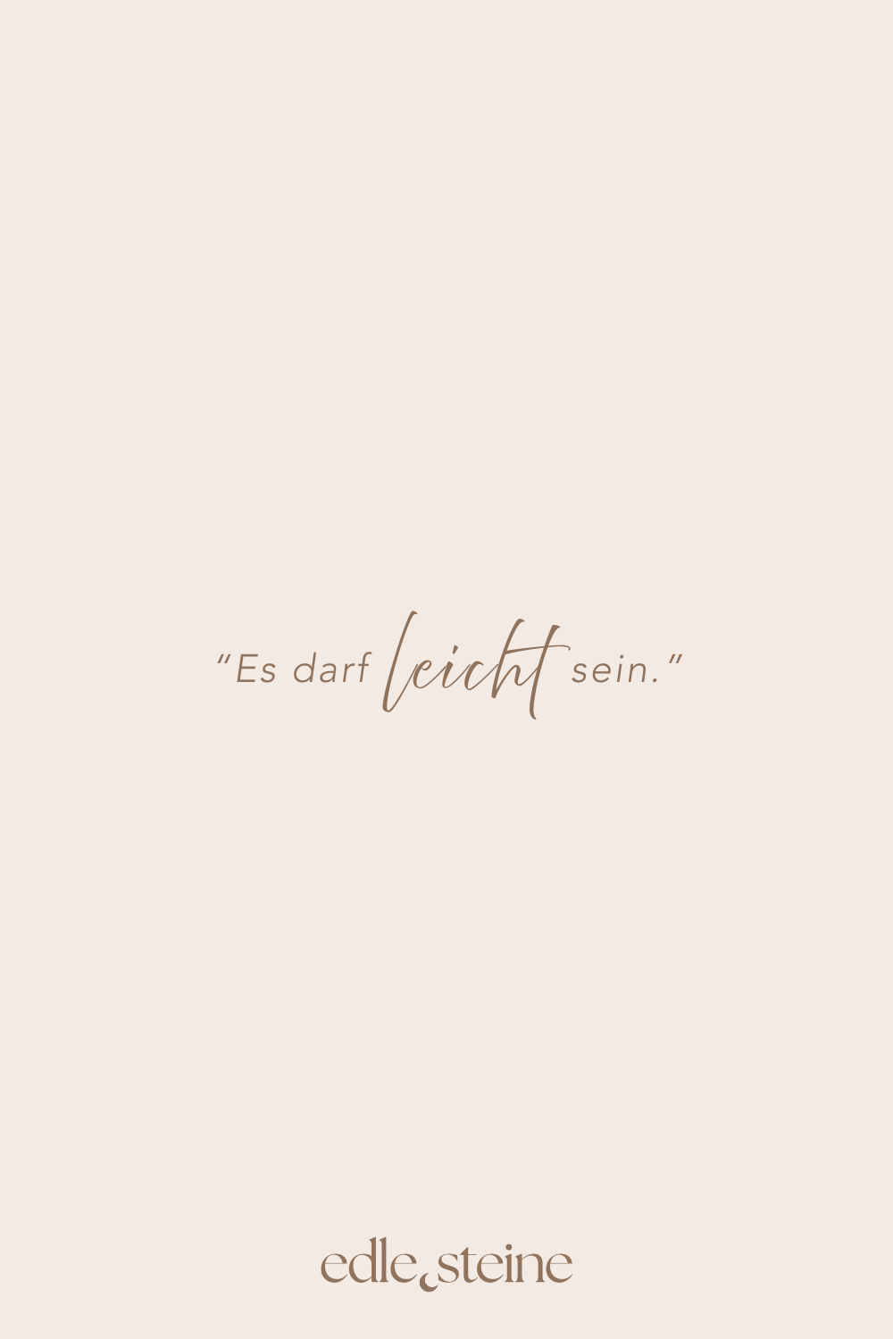 **Geistige Freiheit • Neubeginn • Intuition** ### **Fluorit – Der Edelstein der Klarheit und Leichtigkeit** ### **💨🧠** **Ich erkenne, was wichtig ist – klar, leicht und frei.** Fluorit bringt Struktur in dein Gedankenchaos. Wie ein frischer Wind klärt er die innere Unruhe, ordnet das Durcheinander und schenkt dir geistige Klarheit. Wenn du dich überfordert fühlst oder zu viel auf einmal denkst, hilft er dir, Prioritäten zu setzen und die Dinge mit Leichtigkeit zu betrachten. Fluorit unterstützt dabei, Entscheidungen klarer zu treffen – mit Kopf, Herz und Humor. Gleichzeitig öffnet er den Blick für neue Perspektiven und stärkt deine Intuition. ✨ **Themen Fluorit** - **Mental:** Geistige Freiheit, Intuition, Überblick, Klarheit, Struktur, Ordnung, Konzentration, Humor, Leichtigkeit, Entschlossenheit, Perspektive erweitern, Gefühlsausdruck, Gefühle, Lebendigkeit, Neubeginn - **Körper:** Nervensystem, Gelenke, Schleimhäute, Zähne, Haut - **Chakra:** Drittes Auge, Solarplexus - **Planet:** Merkur - **Element:** Luft - **Sternzeichen:** Wassermann, Fische, Skorpion, Löwe, Stier, Zwillinge 🗿 **Mineralogische & historische Fakten:** Fluorit ist ein farblich vielfältiger Kristall, der in fast allen Regenbogenfarben vorkommt. Aufgrund seiner Klarheit wurde er früher zur Herstellung von Linsen verwendet – auch spirituell gilt er als „Brille der Seele“. In China und Ägypten wurde Fluorit zur Meditation und zur Reinigung des Geistes eingesetzt. Er wurde oft als Schutzstein gegen äußere Einflüsse getragen, insbesondere bei mentaler Überforderung. Sein Name stammt vom lateinischen *fluere* – „fließen“ – was sinnbildlich für seine reinigende und ordnende Wirkung steht. **Reflexionsfrage:** Was darf sich in mir neu ordnen, damit ich klarer sehe? **Affirmation:** Ich erkenne, was wichtig ist. **Meditation:** Lege den Fluorit auf dein Drittes Auge oder halte ihn sanft in deiner Hand. Atme tief ein und aus. Stell dir vor, wie ein Strom aus klarem Licht durch deinen Kopf fließt und alle Gedanken ordnet – freundlich, still und erfrischend. Lass den Raum in deinem Inneren weit werden, leicht und frei.