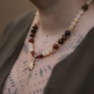 Aragonit mit Tigerauge Rot